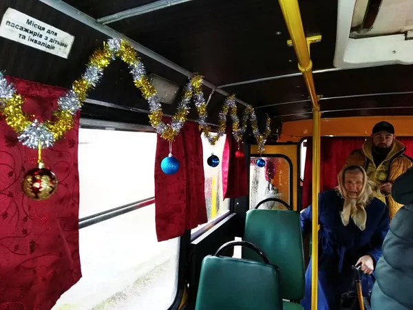 У Луцьку їздить новорічна маршрутка (фото)