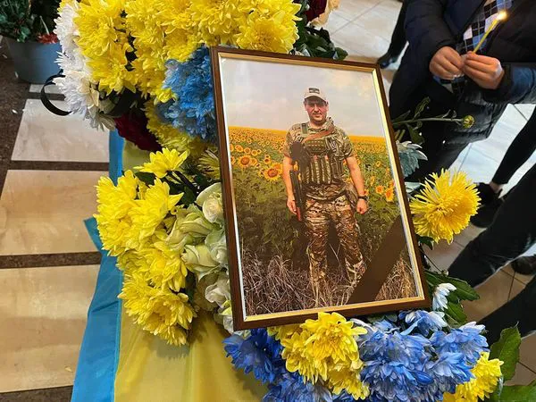 У Володимирі попрощалися із загиблим на війні солдатом Андрієм Сапігою (фото)