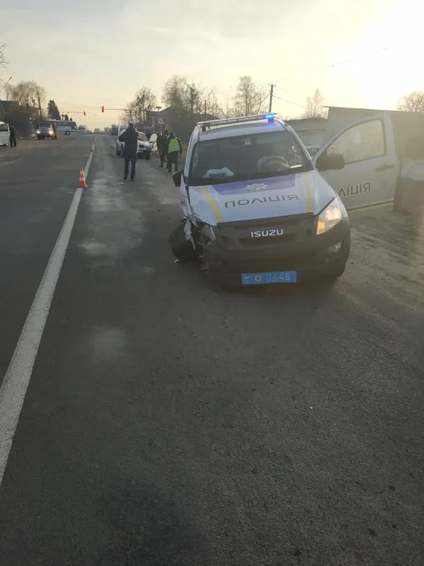 На Волині трапилася ДТП за участю поліцейського авто (фото)