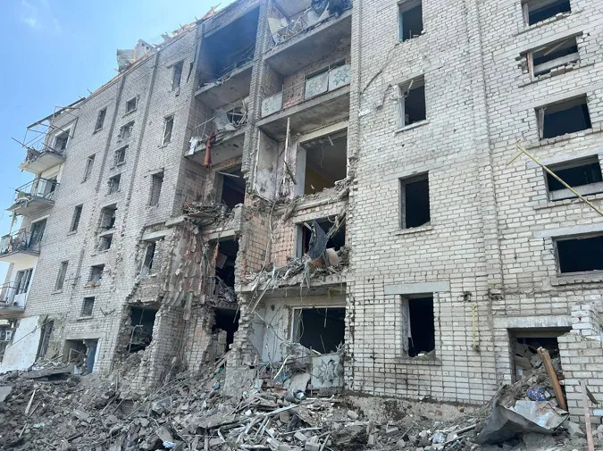 Удар по Вознесенську: вісім поранених, з них троє – діти (фото, відео)