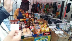 Луцькі муніципали оголосили війну незаконній торгівлі на "Пасажі" (фото)