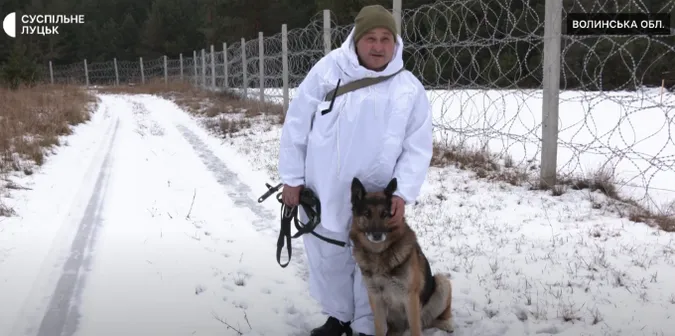 «Він – моя третя рука, очі, вуха», – кінолог Волинського прикордонного загону про напарника Мухтара (фото, відео)