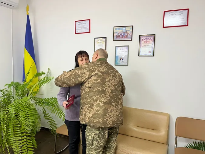 На Волині дружині полеглого Героя вручили його орден «За мужність» (фото)