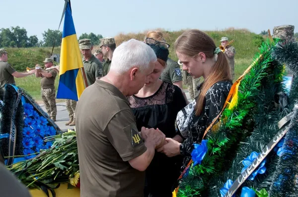 Попрощалися з пілотами винищувальної авіації, які загинули в авіакатастрофі на Житомирщині (фото)