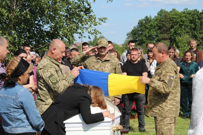 У Луцькому районі попрощалися із 22-річним бійцем Романом Карпюком (фото)