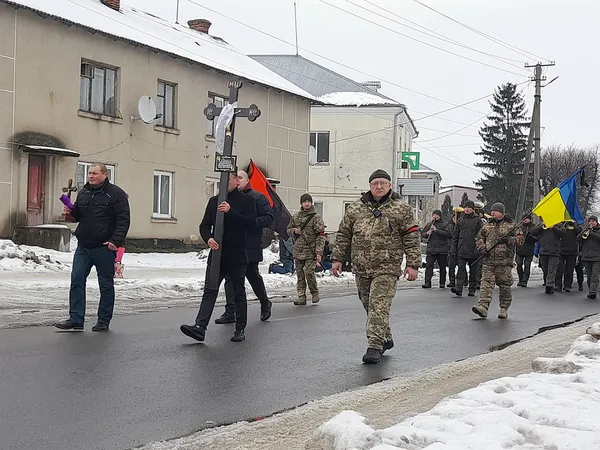 У Луцькому районі прощались із загиблим захисником Дмитром Стасем (фото)