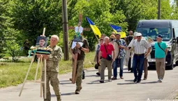 Нововолинська громада попрощалася з воїном Сергієм Бабкіним (фото)