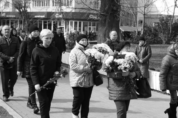 Загинув на Донеччині: у Луцьку попрощалися з розвідником Едуардом Ковальчуком (фото)