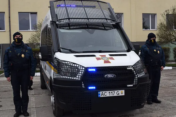 Нацгвардійці патрулюватимуть вулиці Луцька на спецавтомобілі (фото)