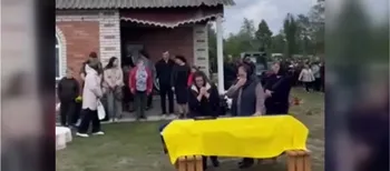 На Волині – скандал: священник УПЦ «МП» не пустив до церкви хоронити Героя (відео)