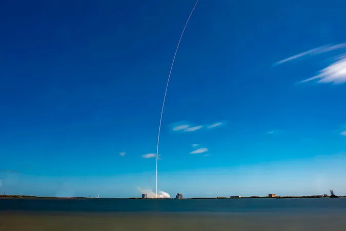 SpaceX запустила на орбіту 56 супутників (фото)
