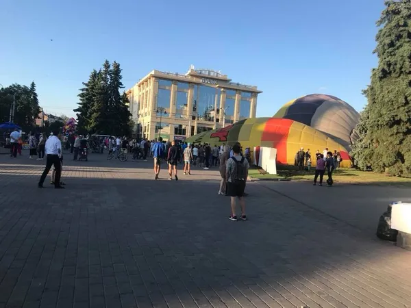 Над Луцьком літають повітряні кулі (фото)