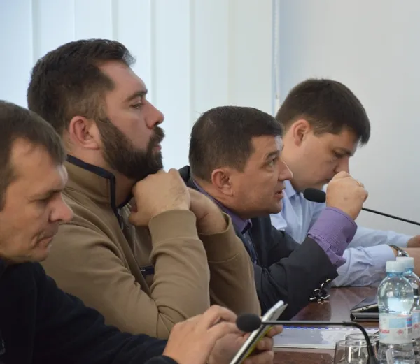 Підсумки виконкому: гарячі батареї, сльози «Луцьктепла» та золоті труби