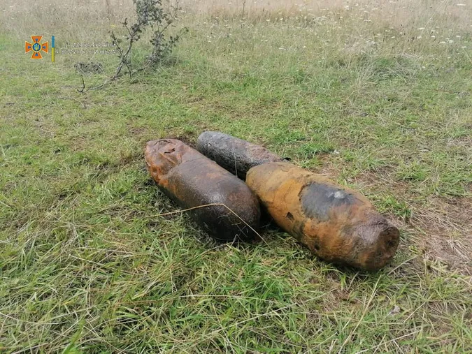 Авіабомби та артснаряди: на Волині підірвали боєприпаси Другої світової війни (фото)