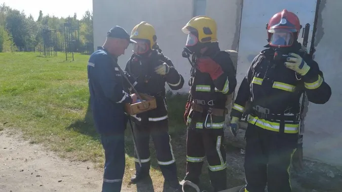 Футбол у бойовому спорядженні: як тренуються волинські надзвичайники (відео)