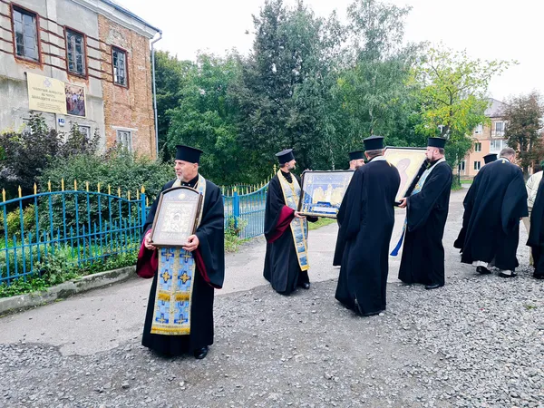 На Волинь привезли чудотворні ікони (фото)