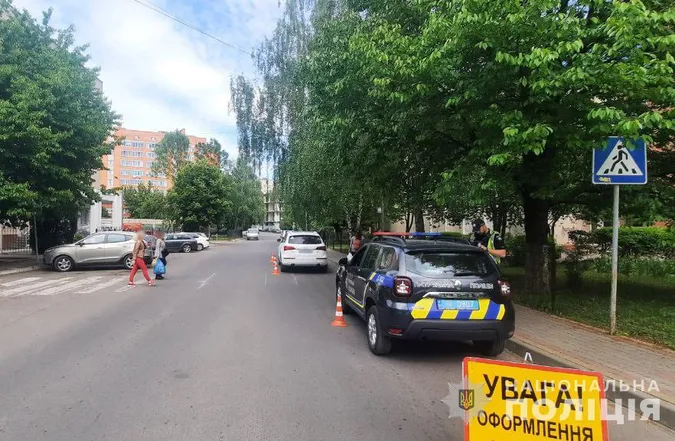 У Луцьку Audi збила 9-річну школярку на переході (фото)