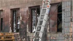Будинки, автомобілі, гаражі: показали наслідки ракетного обстрілу в Луцьку (фото)