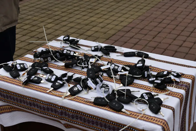 Волинські медики отримали 40 нових автомобілів