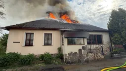 Вигоріло вщент: у Володимирі зайнявся будинок (фото)