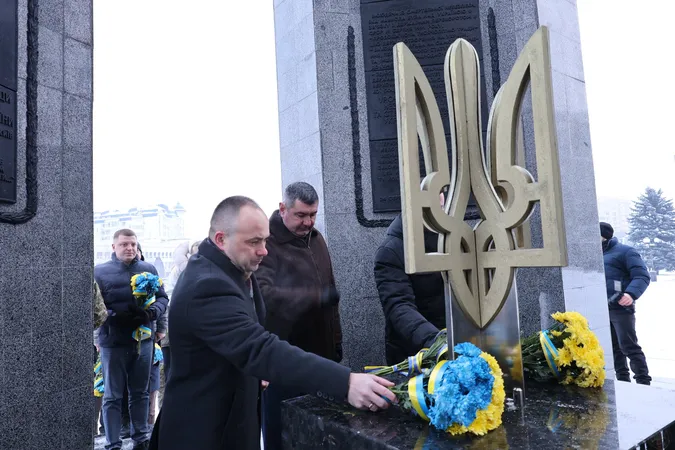 У Луцьку віддали шану Героям у День Соборності України