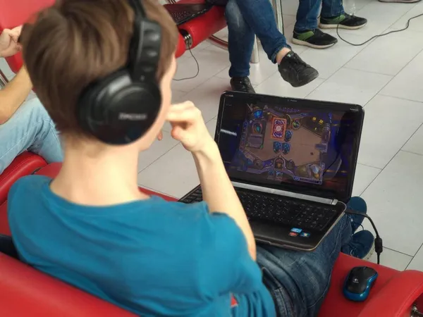 У луцькому «Промені» відбулася битва з «Hearthstone Witchwood monster hunt»*
