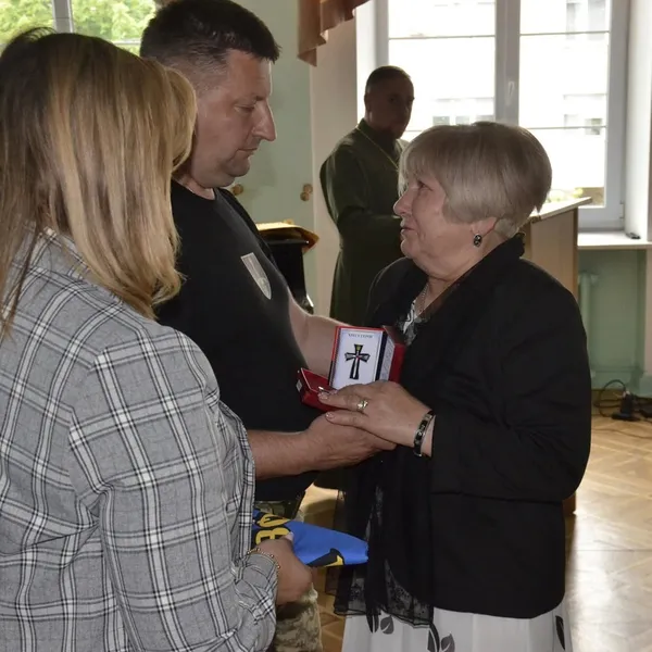 У Луцьку родинам полеглих бійців 33-ї ОМБр вручили посмертні ордени «Хрест героя» (фото)