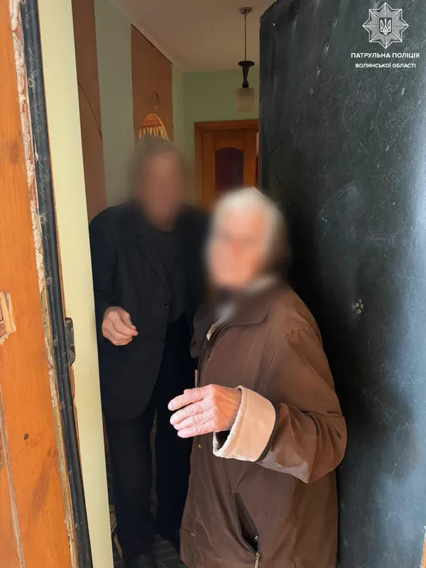 Патрульні Луцька доставили додому літню жінку, яка загубилася в місті