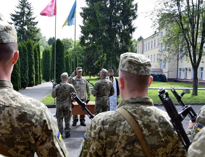 У Луцьку рекрути-прикордонники склали військову присягу (фото)