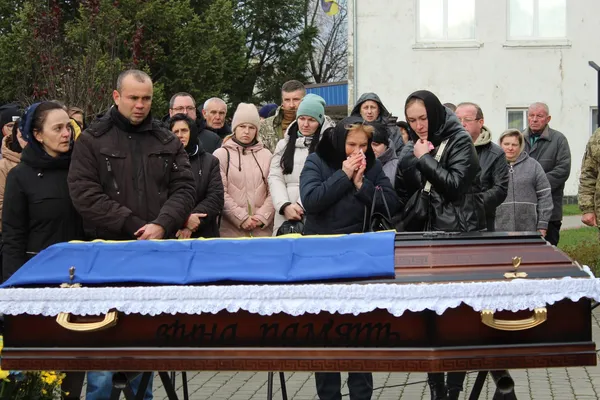 На Волині попрощалися із захисником Василем Мартинюком (фото)