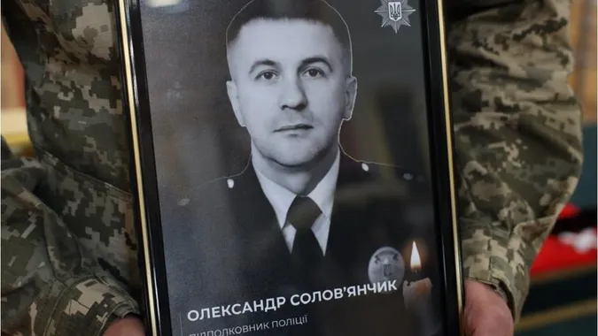 У Луцьку провели в останню дорогу полеглого на війні підполковника поліції Олександра Солов'янчика (фото)
