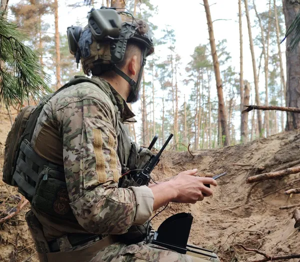 Як волинський екіпаж FPV-дронів доставляє «делікатеси» для орків (репортаж)