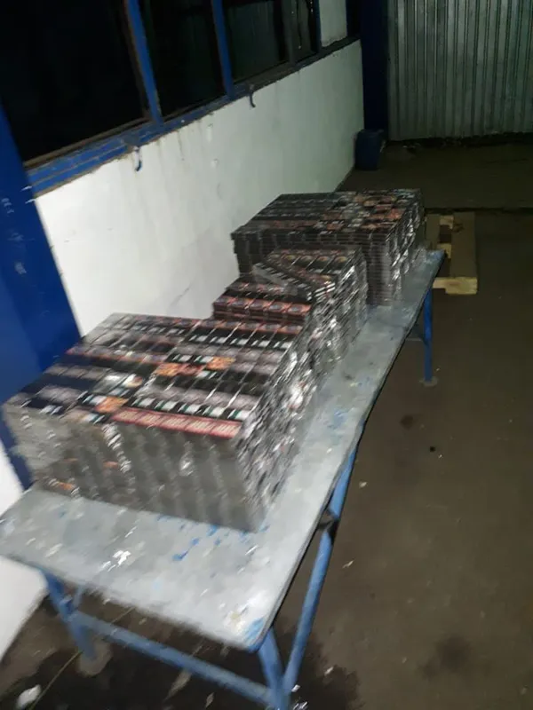 У «Домановому» у білоруса конфіскували цигарки і автомобіль (фото)