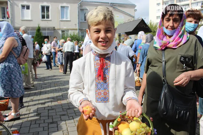 Як у Луцьку святкували Яблучний Спас (фото, відео)