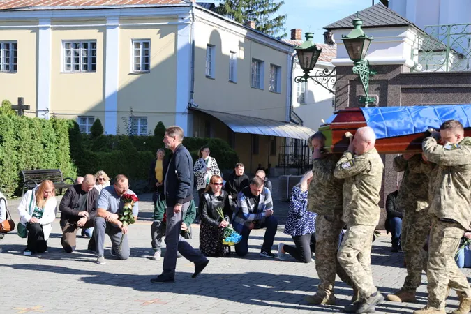 У Луцьку попрощалися із загиблим на Донеччині Артуром Задоянним (фото)