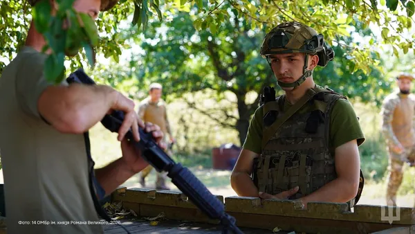 Замість студентських аудиторій – окопи: юнаки з Волині та Тернопільщини уклали контракти з Князівською бригадою (фото)