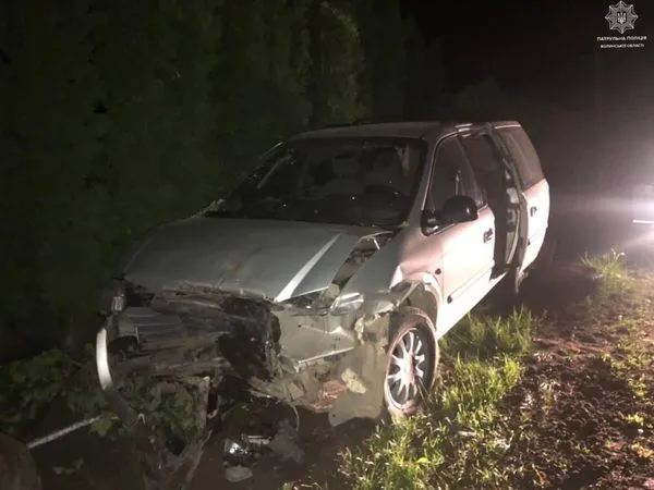 Біля Луцька п'яний водій хотів утекти з місця ДТП на потрощеному авто (фото)