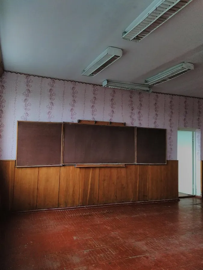 У луцькій школі виник скандал через жахливий стан класу (фото)
