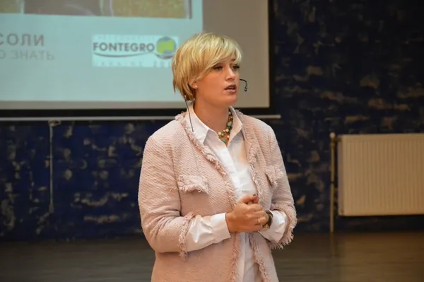 Єдиний в Україні соляний сомельє привезла до Луцька чорну сіль (фото)