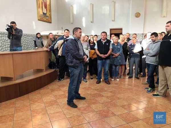 На нововолинську шахту приїхали «люди в чорному» (фото)
