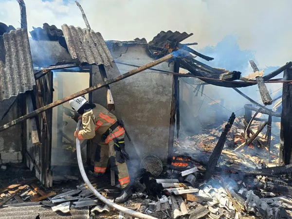 На Волині чоловік вночі спалив своє авто (фото)
