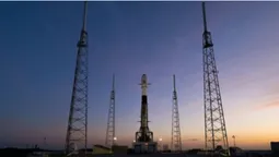 SpaceX за дев’ять годин запустила дві місії у космос (фото)