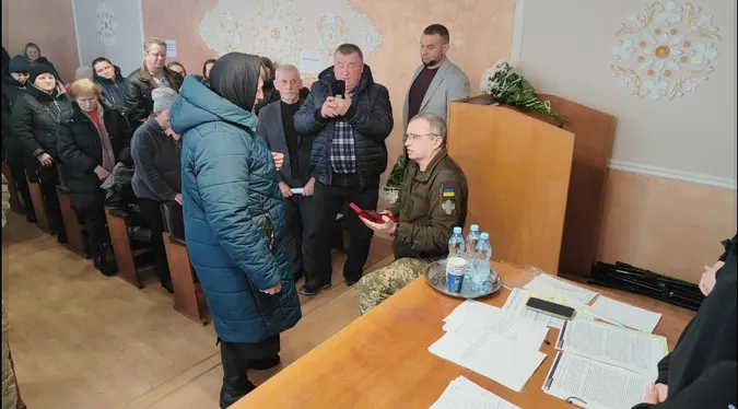 Трьом Героям з Волині посмертно присвоїли державні нагороди: відзнаки вручили родинам загиблих воїнів (фото)