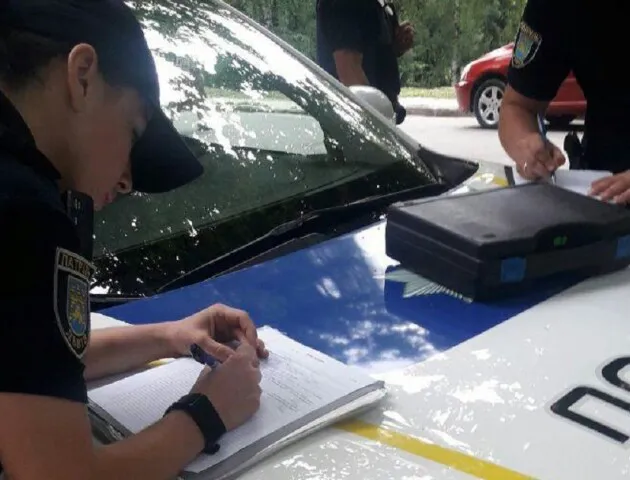 У Луцьку патрульним здали п’яного таксиста