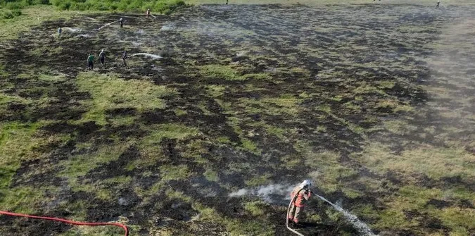 На Волині горить торф'яник на площі 1 гектар (фото)