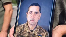 Отримали сповіщення в день 48-річчя: на Волині провели в останню путь воїна Олександра Резванюка (фото)
