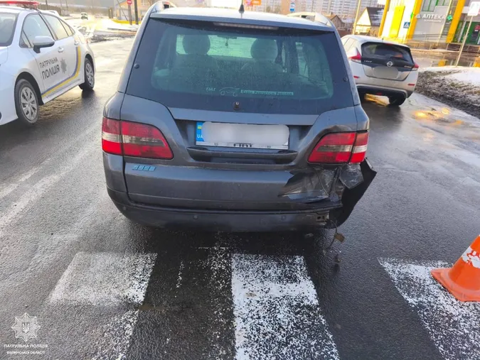 У Луцьку на переході KIA влупилась у Ford – п'яний водій хотів відкупитися (фото)