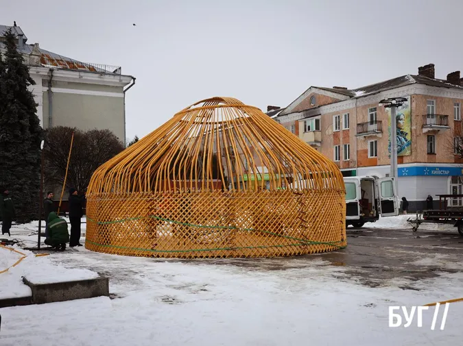 У Нововолинську встановлюють «Юрту Незламності» (фото)