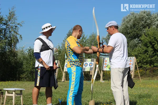 У Луцьку стартував перший чемпіонат міста зі стрільби з лука (ФОТО)