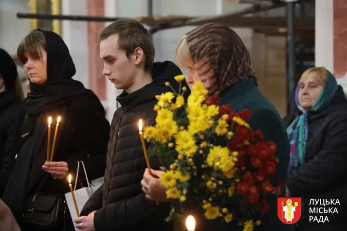 У Луцьку попрощалися із 46-річним захисником Євгеном Писаренком (фото)